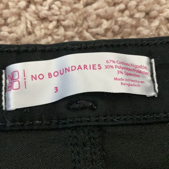 Black Jean pants - Picture 2 of 2